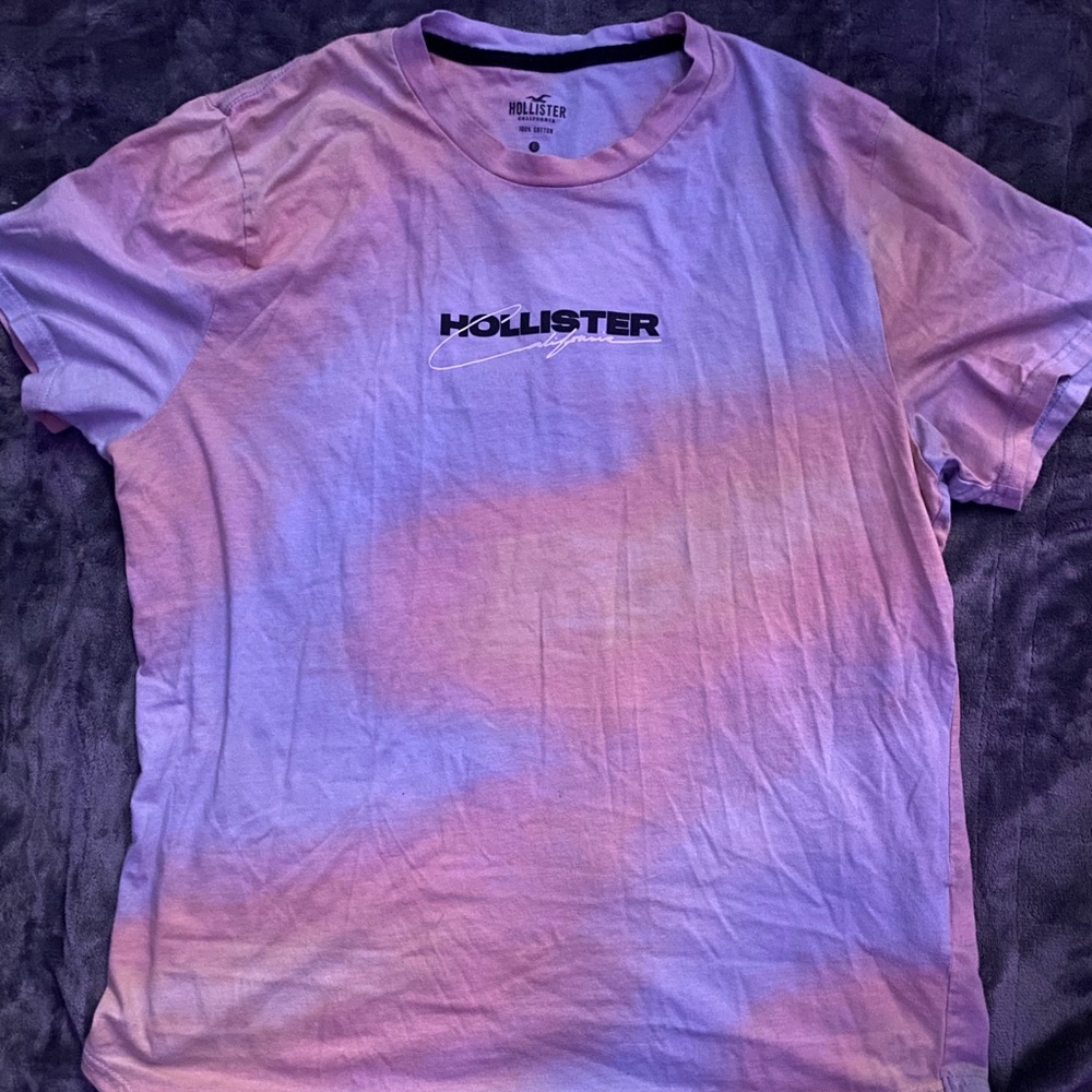Hollister Graphic T